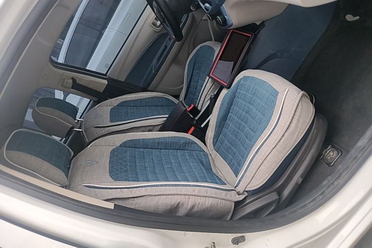 Used CHANGAN Benni E-Star 2021 National Edition Colorful Version Lithium Iron Phosphate (31.18 kWh) Right Front Seat