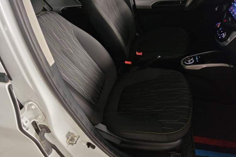 Used CHANGAN Benni E-Star 2021 National Edition Xin Yue Version (Fast-Charging Edition) Lithium Iron Phosphate (31.95 kWh) Right Front Seat