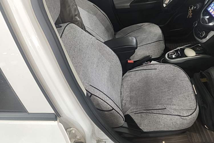 Used CHANGAN Benni E-Star 2021 National Edition Heart-Pounding Edition Lithium Iron Phosphate Right Front Seat