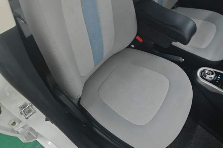 Used CHANGAN Benni E-Star 2021 National Edition Xinyi Version (Fast-Charging Edition) Lithium Iron Phosphate (31.95 kWh) Right Front Seat