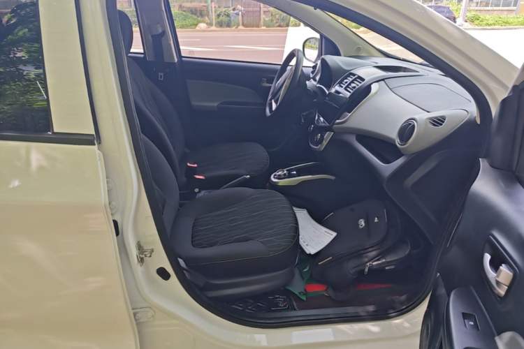 Used CHANGAN Benni E-Star 2021 National Edition Xin Yue Version (Fast-Charging Edition) Lithium Iron Phosphate (31.18 kWh) Right Front Seat