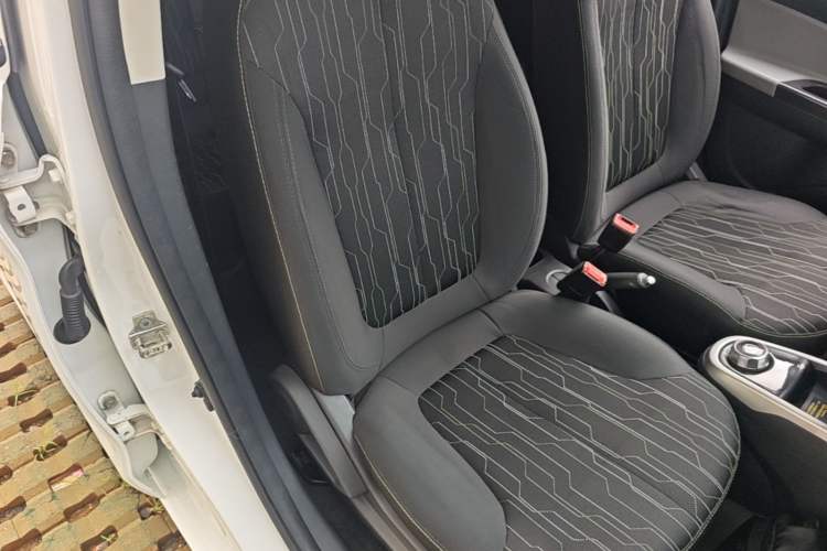 Used CHANGAN Benni E-Star 2021 National Edition Xin Yue Version (Fast-Charging Edition) Lithium Iron Phosphate (31.18 kWh) Right Front Seat