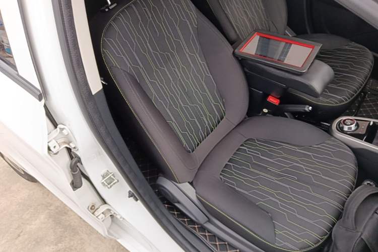 Used CHANGAN Benni E-Star 2021 National Edition Xin Yue Version (Fast-Charging Edition) Lithium Iron Phosphate (31.95 kWh) Right Front Seat