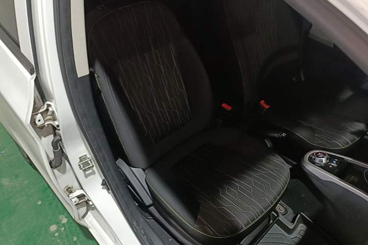 Used CHANGAN Benni E-Star 2021 National Edition Xin Yue Version Lithium Iron Phosphate (31.86 kWh) Right Front Seat