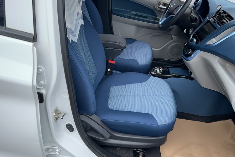 Used CHANGAN Benni E-Star 2021 National Edition Colorful Version Lithium Iron Phosphate (31.18 kWh) Right Front Seat