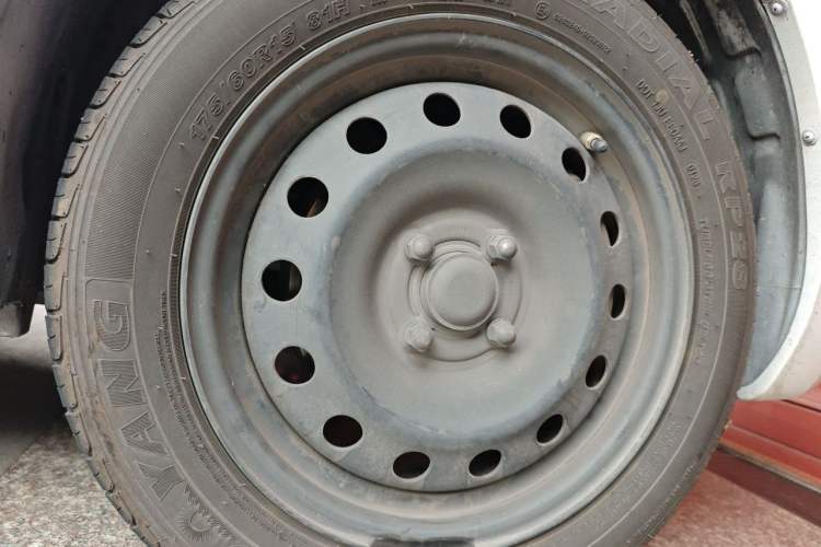 Used CHANGAN Benni E-Star 2021 National Edition XinYi Edition Lithium Iron Phosphate (31.86 kWh) Right Front Wheel Hub