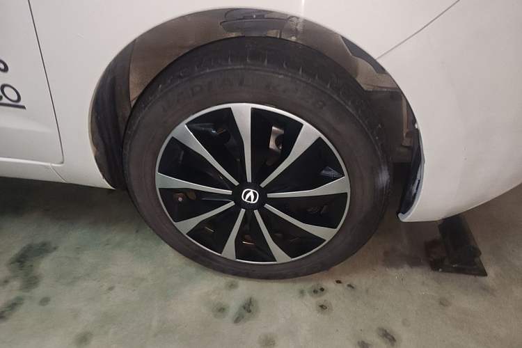 Used CHANGAN Benni E-Star 2021 National Edition Xinyue Version (Fast-Charging Edition) Lithium NMC Right Front Wheel Hub