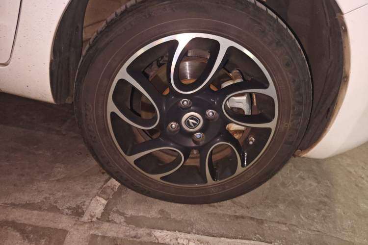 Used CHANGAN Benni E-Star 2021 National Edition Colorful Version Lithium Iron Phosphate (31.86 kWh) Right Front Wheel Hub