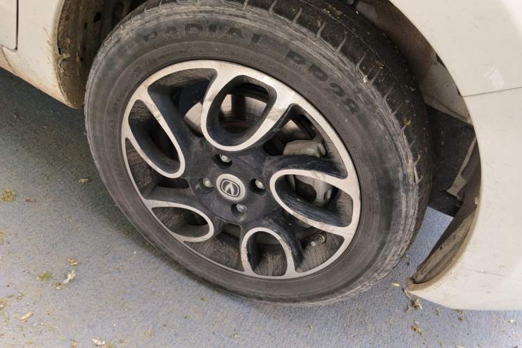 Used CHANGAN Benni E-Star 2021 National Edition XinYi Edition Lithium Iron Phosphate (31.86 kWh) Right Front Wheel Hub