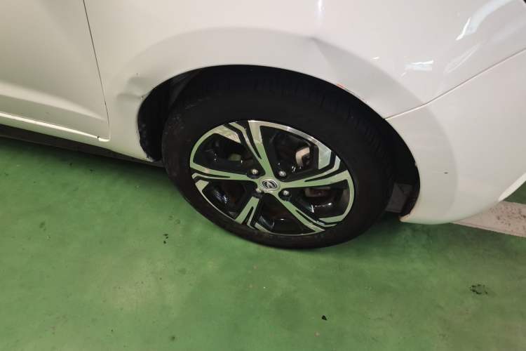 Used CHANGAN Benni E-Star 2021 National Edition Xin Yue Version Lithium-Ion Battery Right Front Wheel Hub