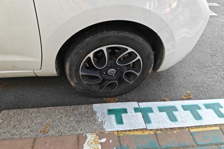 Used CHANGAN Benni E-Star 2021 National Edition Colorful Version Lithium Iron Phosphate (31.95 kWh) Right Front Wheel Hub