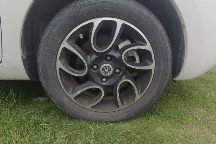 Used CHANGAN Benni E-Star 2021 National Edition XinYi Edition Lithium Iron Phosphate (31.86 kWh) Right Front Wheel Hub