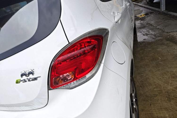 Used CHANGAN Benni E-Star 2021 National Edition Xinyi Edition Lithium Iron Phosphate (31.95 kWh) Right Rear Taillight