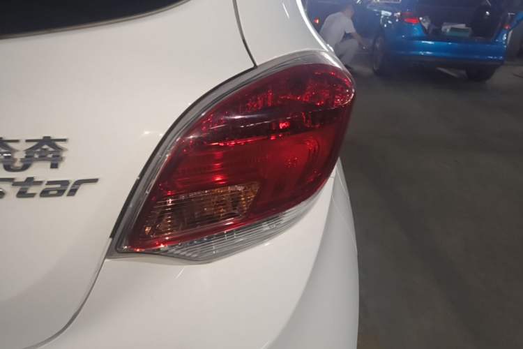 Used CHANGAN Benni E-Star 2021 National Edition Colorful Version Lithium Iron Phosphate (31.18 kWh) Right Rear Taillight