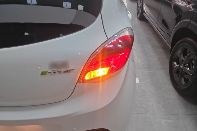 Used CHANGAN Benni E-Star 2021 National Edition Colorful Version Lithium Iron Phosphate (31.86 kWh) Right Rear Taillight