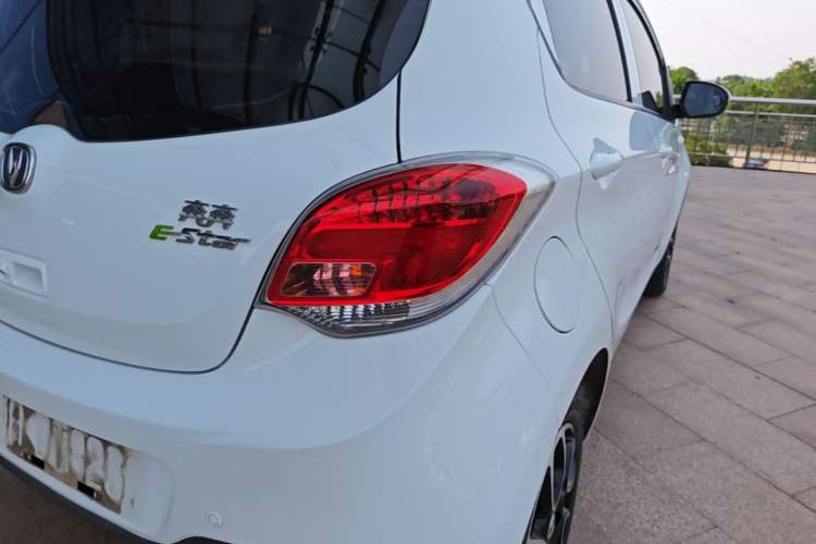 Used CHANGAN Benni E-Star 2021 National Edition Colorful Version Lithium Iron Phosphate (31.95 kWh) Right Rear Taillight