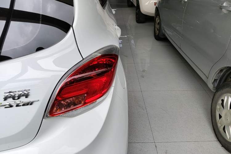 Used CHANGAN Benni E-Star 2021 National Edition Colorful Version Lithium Iron Phosphate (31.86 kWh) Right Rear Taillight