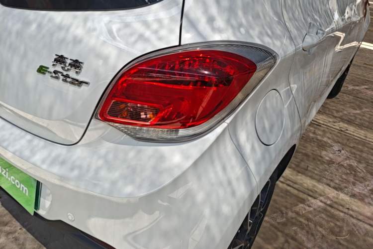 Used CHANGAN Benni E-Star 2021 National Edition Colorful Version Lithium Iron Phosphate (31.86 kWh) Right Rear Taillight