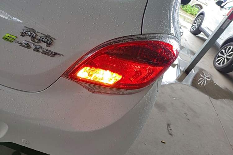 Used CHANGAN Benni E-Star 2021 National Edition Xin Yue Version Lithium-Ion Battery Right Rear Taillight