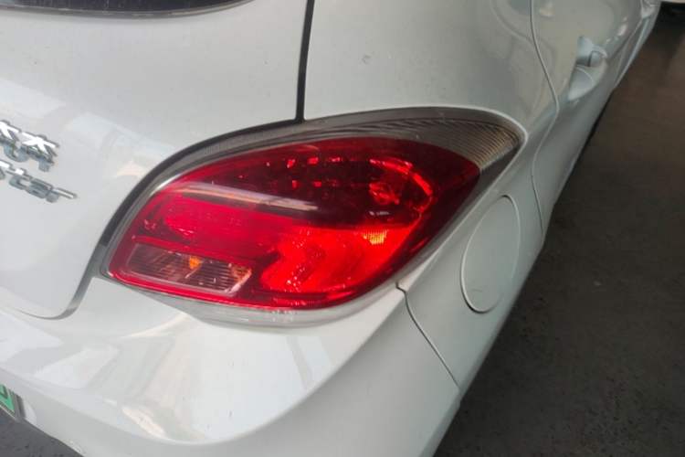 Used CHANGAN Benni E-Star 2021 National Edition Xin Yue Version Lithium Iron Phosphate (31.18 kWh) Right Rear Taillight