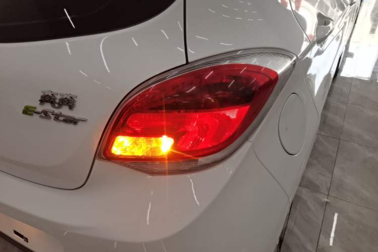 Used CHANGAN Benni E-Star 2021 National Edition Xin Yue Version Lithium-Ion Battery Right Rear Taillight