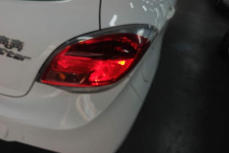 Used CHANGAN Benni E-Star 2021 National Edition Xinyi Edition Lithium Iron Phosphate (31.18 kWh) Right Rear Taillight