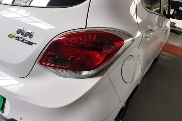 Used CHANGAN Benni E-Star 2021 National Edition Xinyi Edition (Fast-Charging Version) Lithium-NMC Right Rear Taillight