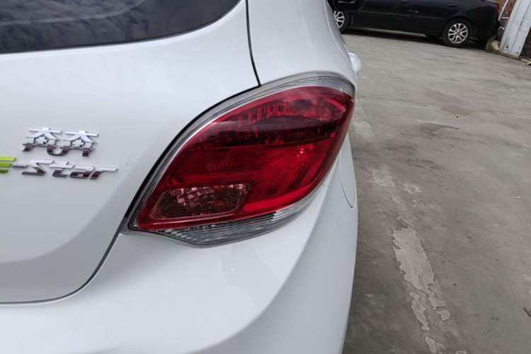 Used CHANGAN Benni E-Star 2021 National Edition Xin Yue Version Lithium-Ion Battery Right Rear Taillight