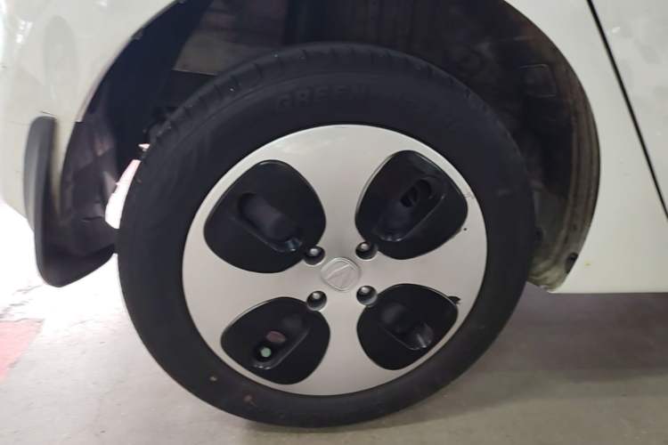 Used CHANGAN Benni E-Star 2021 National Edition Xinyi Version (Fast-Charging Edition) Lithium Iron Phosphate (31.18 kWh) Right Rear Wheel Hub