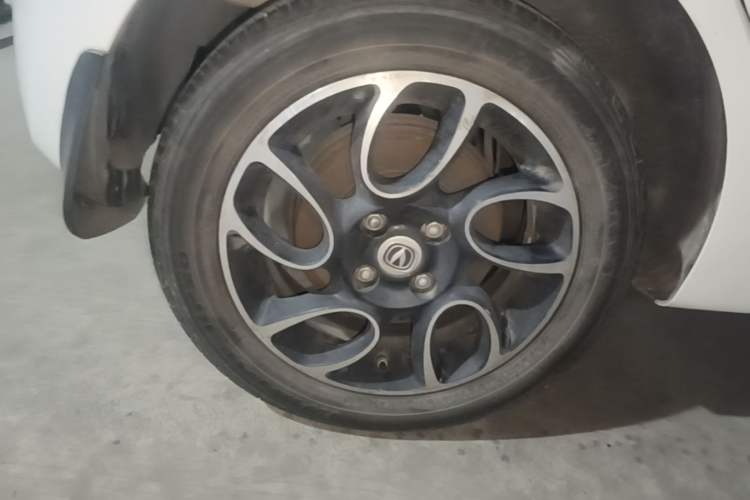 Used CHANGAN Benni E-Star 2021 National Edition Colorful Version Lithium Iron Phosphate (31.18 kWh) Right Rear Wheel Hub