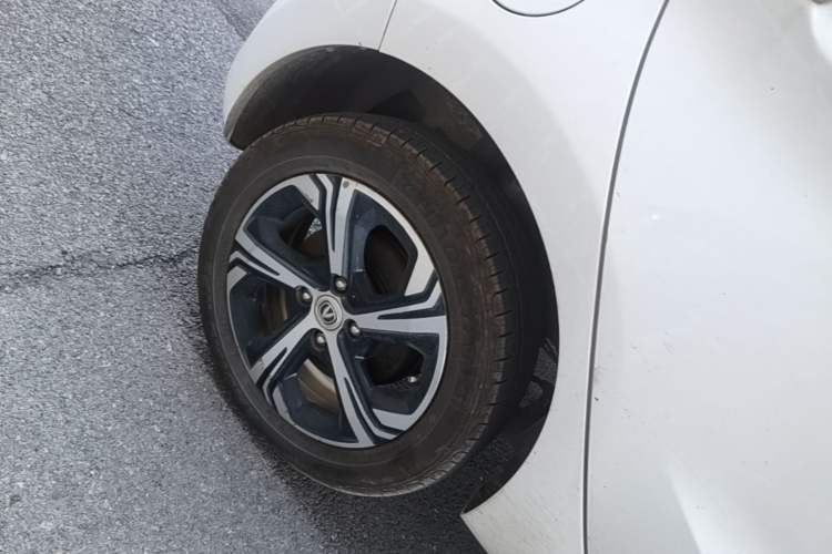 Used CHANGAN Benni E-Star 2021 National Edition Xin Yue Version Lithium-Ion Battery Right Rear Wheel Hub