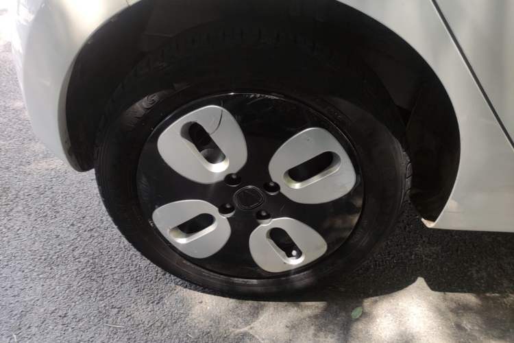 Used CHANGAN Benni E-Star 2021 National Edition Xinyi Version (Fast-Charging Edition) Lithium Iron Phosphate (31.95 kWh) Right Rear Wheel Hub