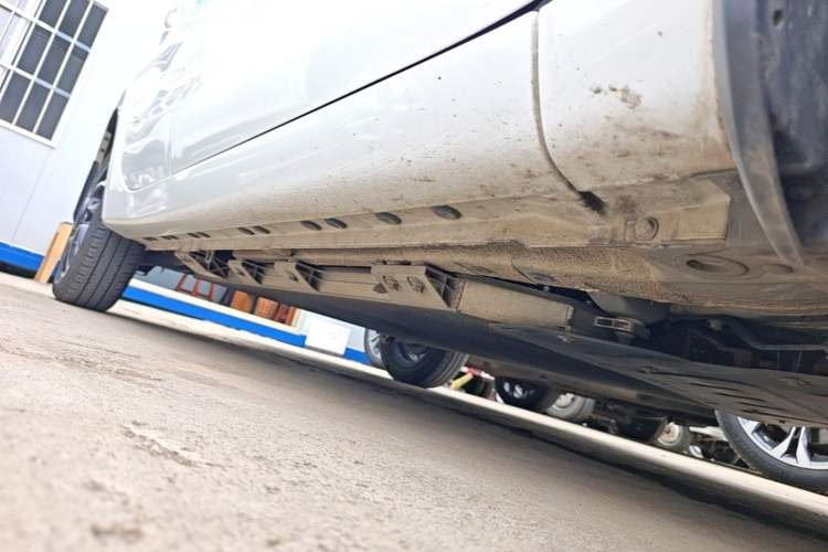 Used CHANGAN Benni E-Star 2021 National Edition Colorful Version Lithium Iron Phosphate (31.86 kWh) Right Side Sill
