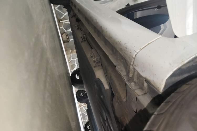 Used CHANGAN Benni E-Star 2021 National Edition Colorful Version Lithium Iron Phosphate (31.95 kWh) Right Side Sill