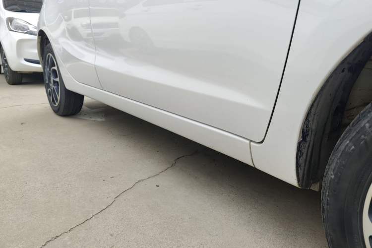 Used CHANGAN Benni E-Star 2021 National Edition Colorful Version Lithium Iron Phosphate (31.86 kWh) Right Side Sill