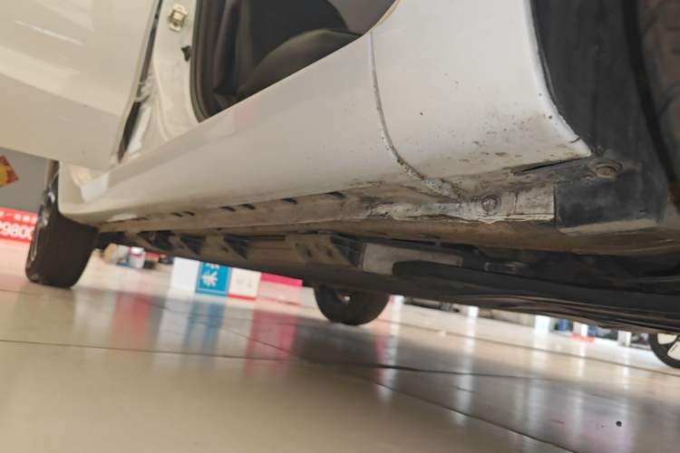 Used CHANGAN Benni E-Star 2021 National Edition Colorful Version Lithium Iron Phosphate (31.18 kWh) Right Side Sill