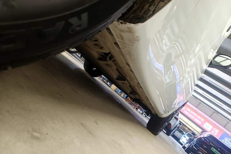 Used CHANGAN Benni E-Star 2021 National Edition Colorful Version Lithium Iron Phosphate (31.86 kWh) Right Side Sill