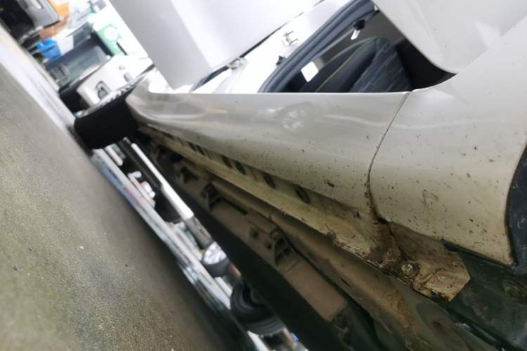 Used CHANGAN Benni E-Star 2021 National Edition Xin Yue Version (Fast-Charging Edition) Lithium Iron Phosphate (31.95 kWh) Right Side Sill