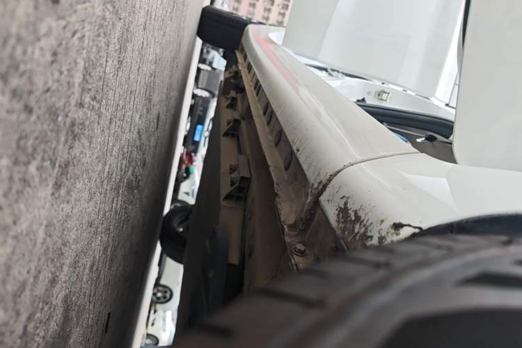 Used CHANGAN Benni E-Star 2021 National Edition Colorful Version Lithium Iron Phosphate (31.95 kWh) Right Side Sill