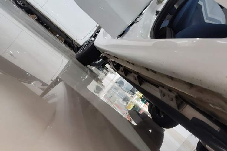 Used CHANGAN Benni E-Star 2021 National Edition Colorful Version Lithium Iron Phosphate (31.18 kWh) Right Side Sill
