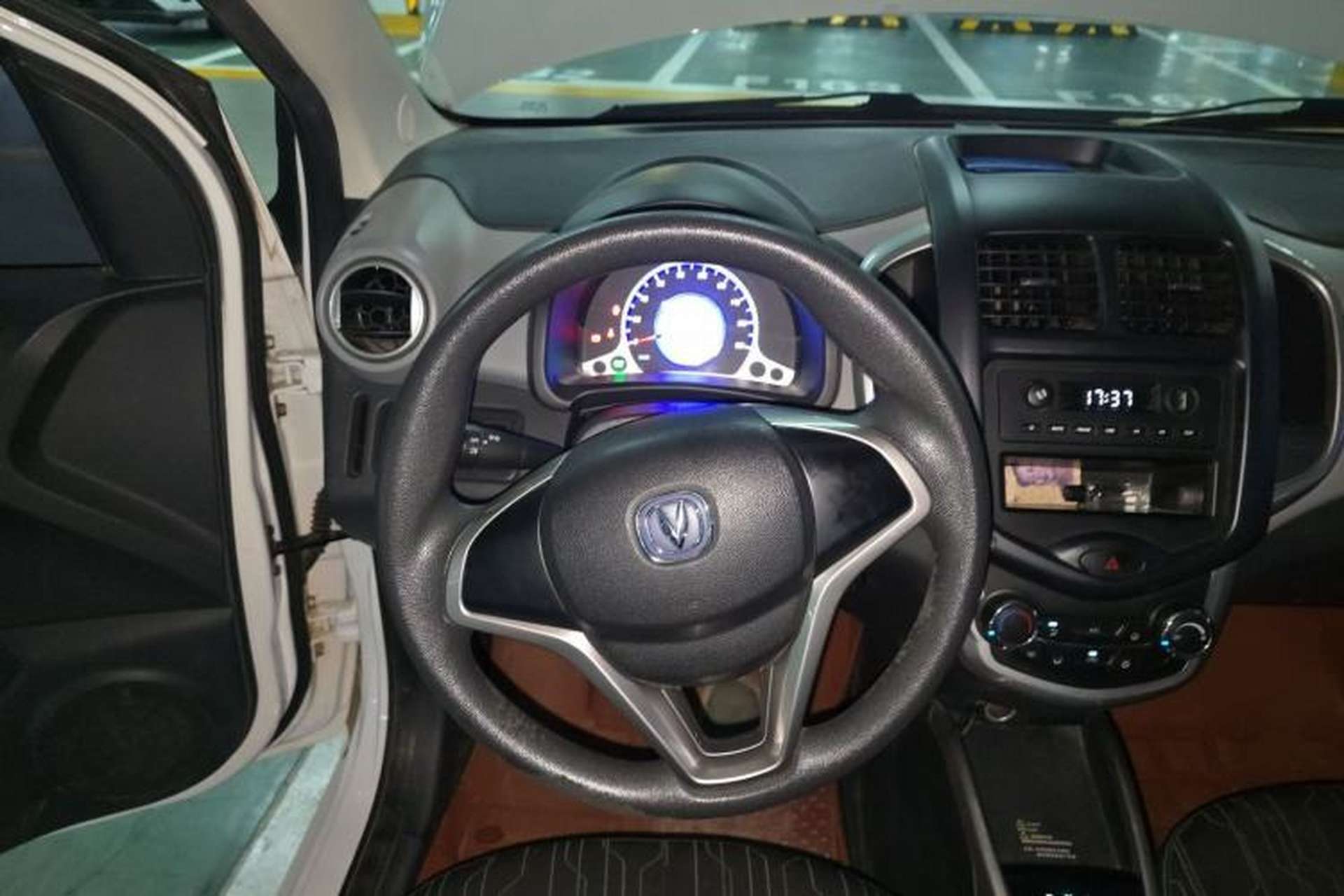 Used CHANGAN Benni E-Star 2021 National Edition Xin Yue Version (Fast-Charging Edition) Lithium Iron Phosphate (31.95 kWh) Steering Wheel