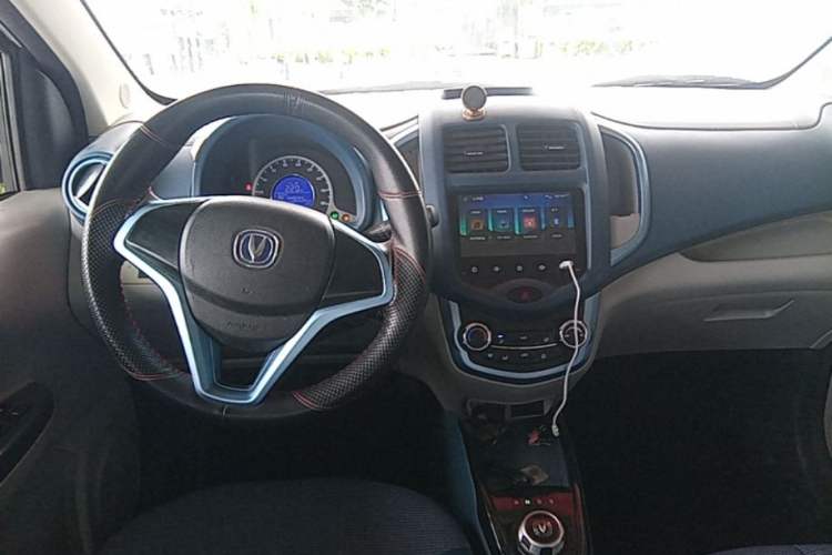 Used CHANGAN Benni E-Star 2021 National Edition Colorful Model (Fast-Charging Version) Lithium Iron Phosphate (31.95 kWh) Steering Wheel