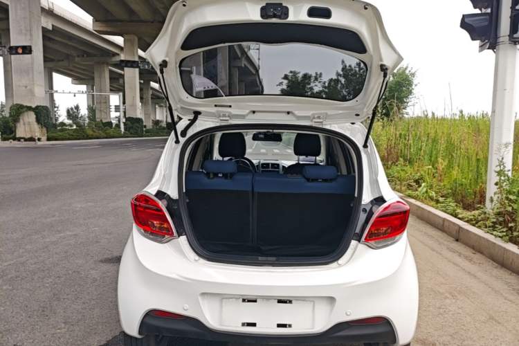 Used CHANGAN Benni E-Star 2021 National Edition Colorful Version Lithium Iron Phosphate (31.86 kWh) Trunk