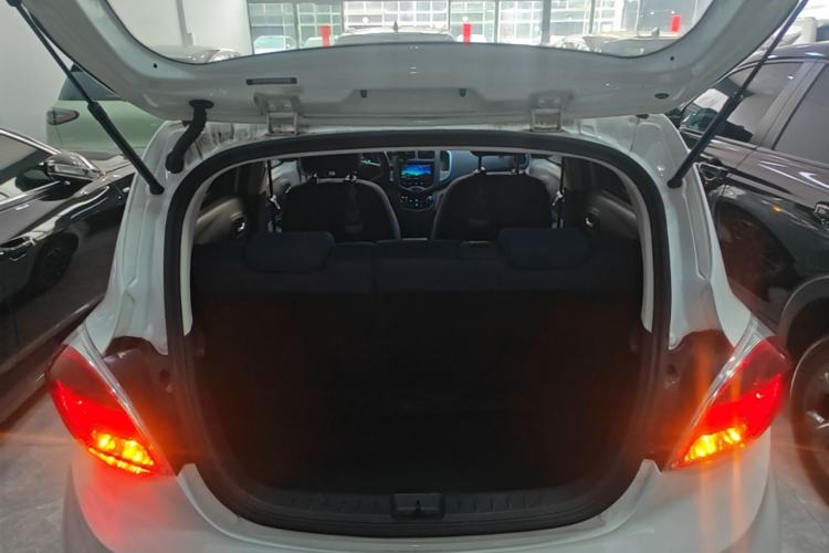 Used CHANGAN Benni E-Star 2021 National Edition Colorful Version Lithium Iron Phosphate (31.86 kWh) Trunk