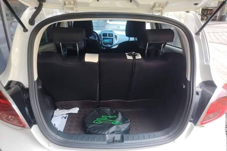Used CHANGAN Benni E-Star 2021 National Edition Colorful Version Lithium Iron Phosphate (31.86 kWh) Trunk