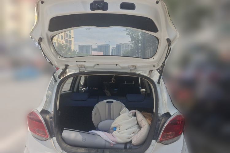 Used CHANGAN Benni E-Star 2021 National Edition Colorful Version Lithium Iron Phosphate (31.95 kWh) Trunk