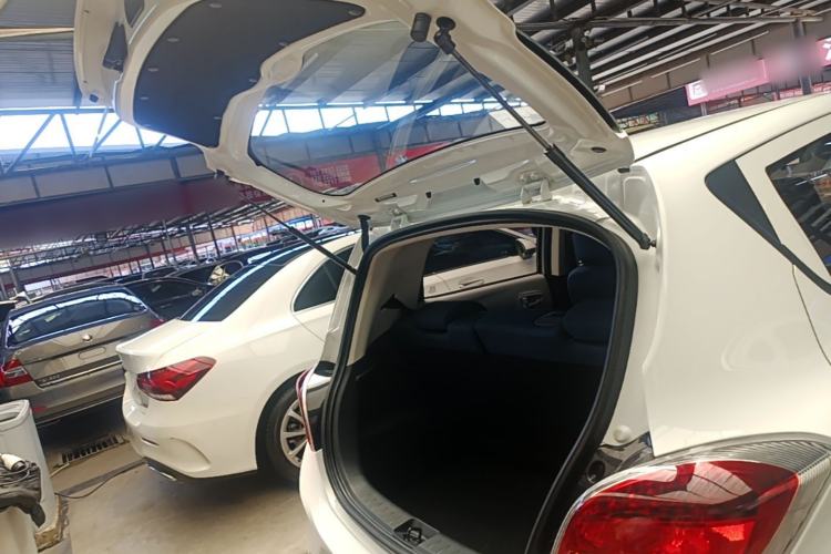 Used CHANGAN Benni E-Star 2021 National Edition Colorful Version Lithium Iron Phosphate (31.86 kWh) Trunk