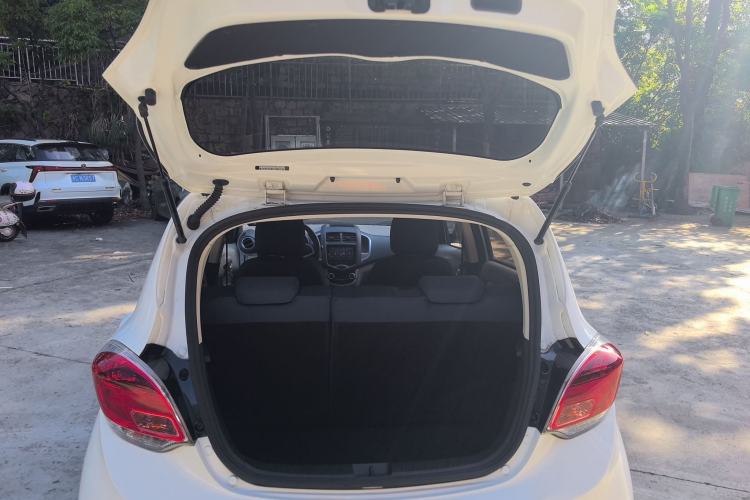 Used CHANGAN Benni E-Star 2021 National Edition Colorful Version Lithium Iron Phosphate (31.86 kWh) Trunk