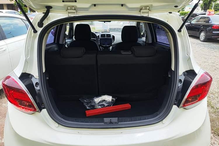 Used CHANGAN Benni E-Star 2021 National Edition Xin Yue Version Lithium Iron Phosphate (31.18 kWh) Trunk