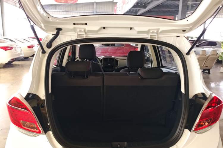 Used CHANGAN Benni E-Star 2021 National Edition Xin Yue Version Lithium-Ion Battery Trunk
